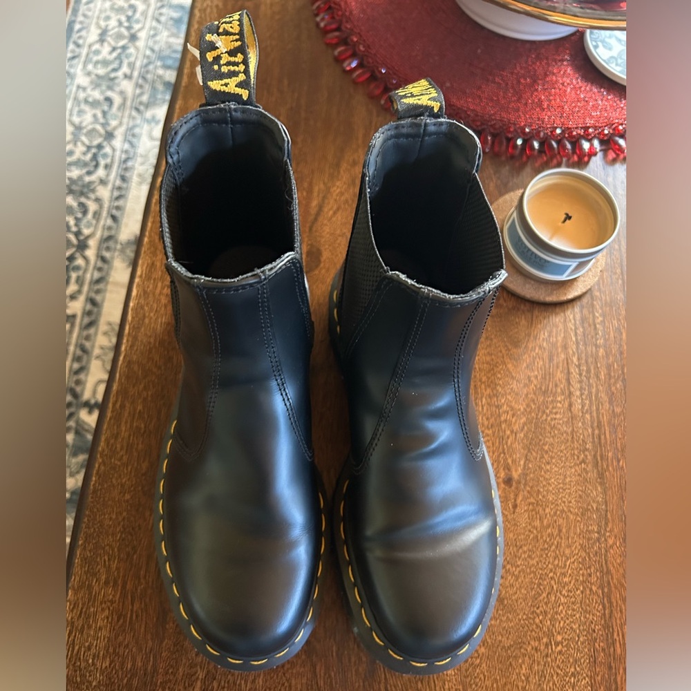 Dr Martens Chelsea boot size 8